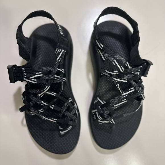 Chaco ZX/3 classic triple strapped size 7 black and white - Picture 8 of 9